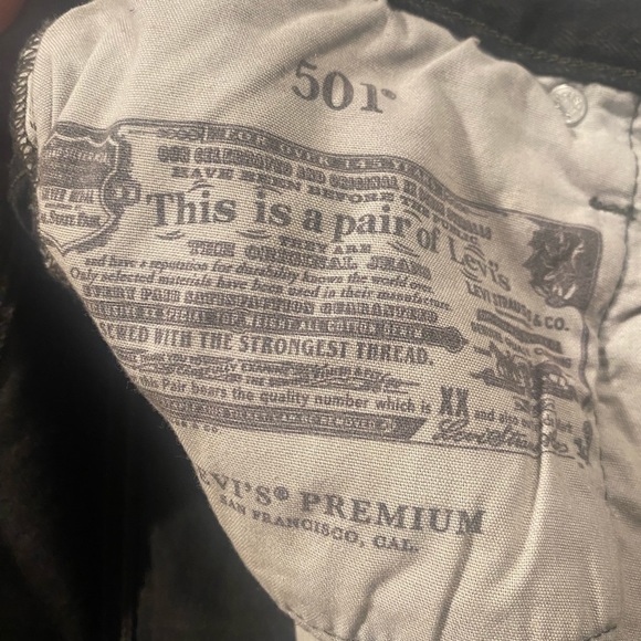 Levi’s Women’s Shorts 501 Black Denim Cutoffs Sz 28 Button Fly High Rise - Picture 10 of 10